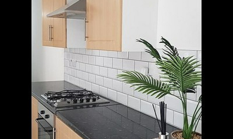 3 Bedroom Flat In Fa...