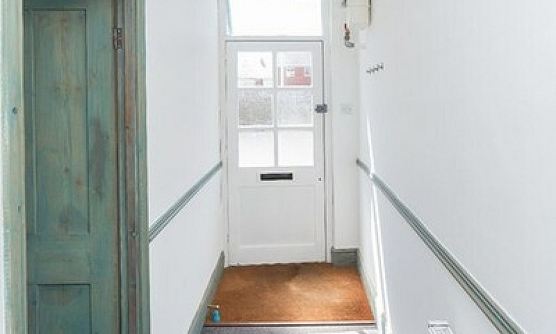 4 Bedroom House In H...
