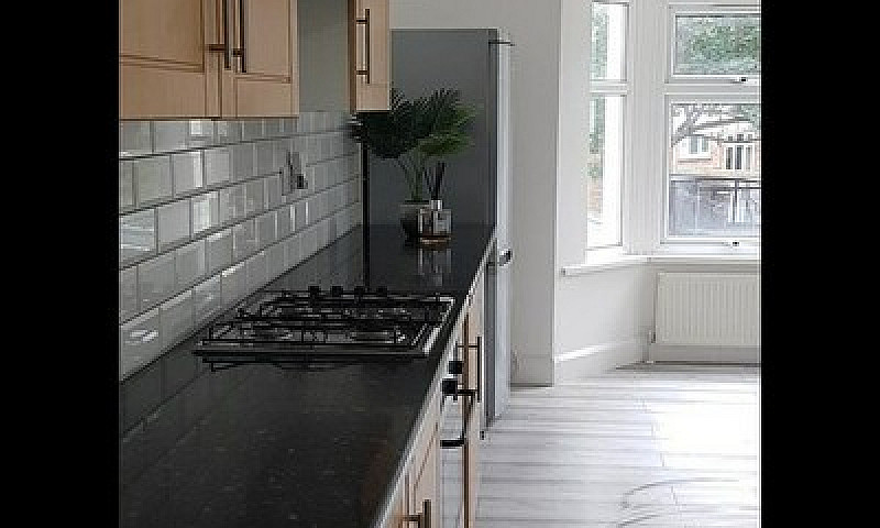 3 Bedroom Flat In Fa...