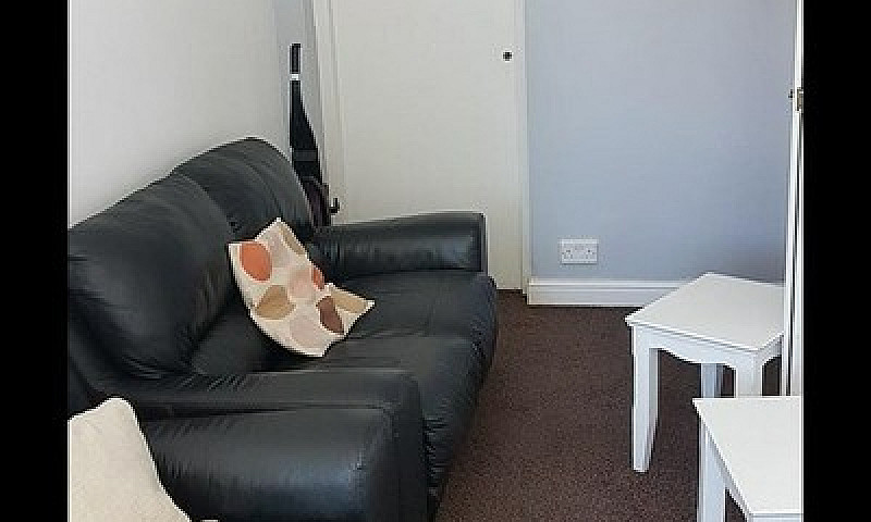 4 Bedroom House In P...