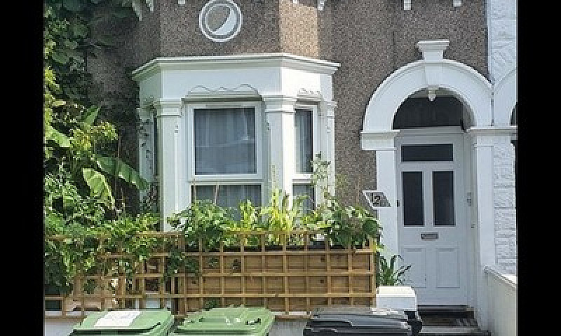 1 Bedroom Flat In Ca...