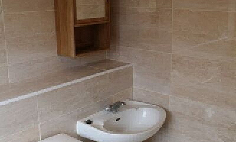 2 Bedroom House In T...