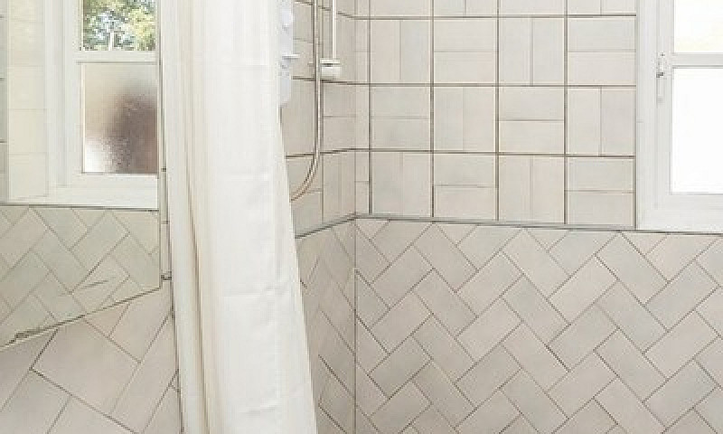 4 Bedroom House In H...