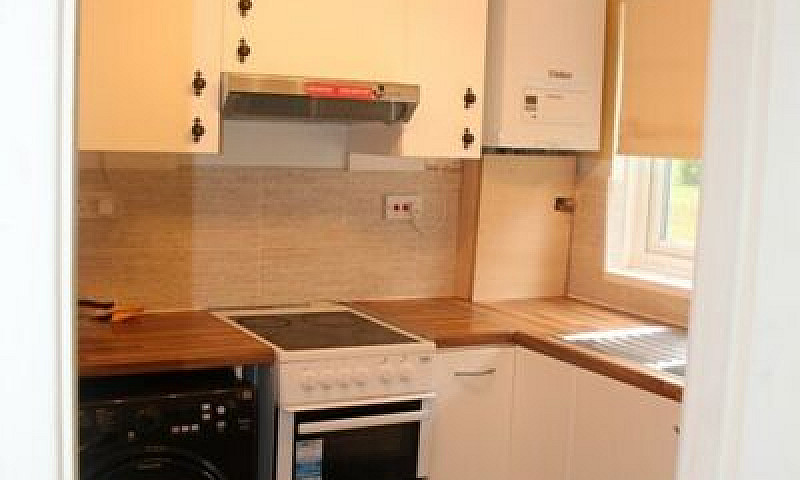 2 Bedroom House In T...