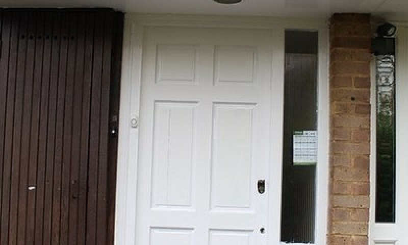 2 Bedroom House In T...