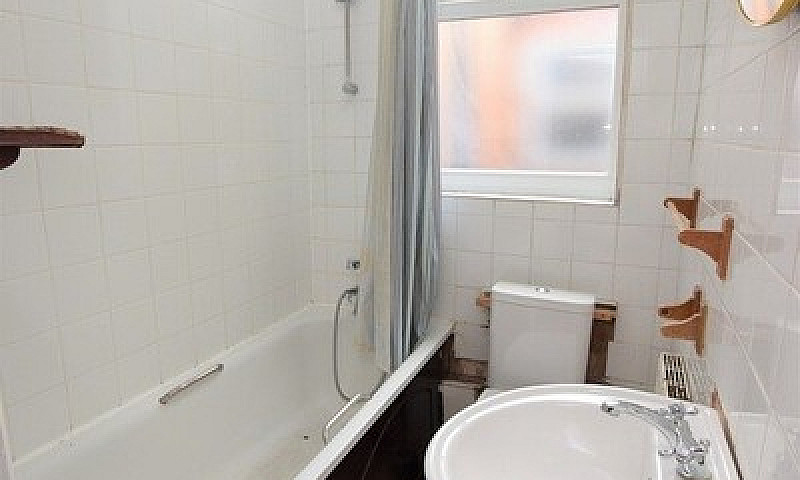 3 Bedroom House In G...