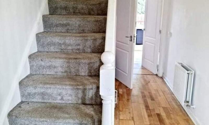 3 Bedroom Semi-Detac...