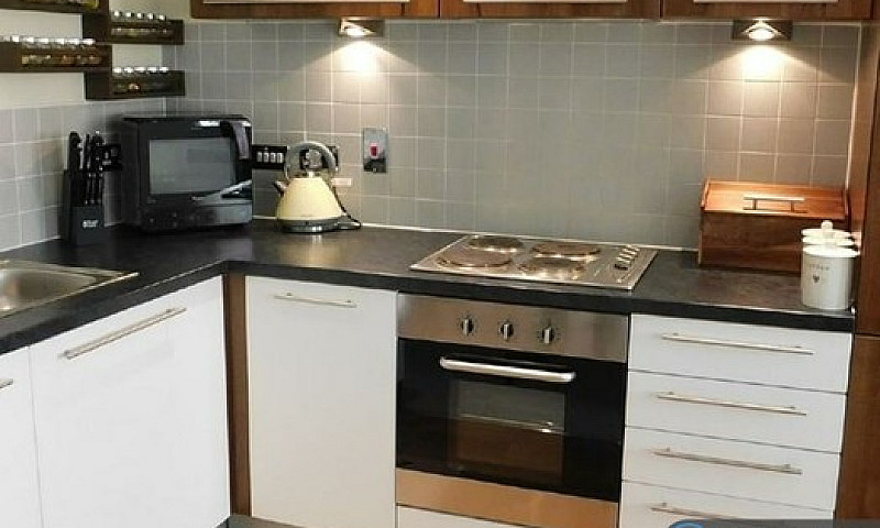 2 Bedroom Flat In Ci...