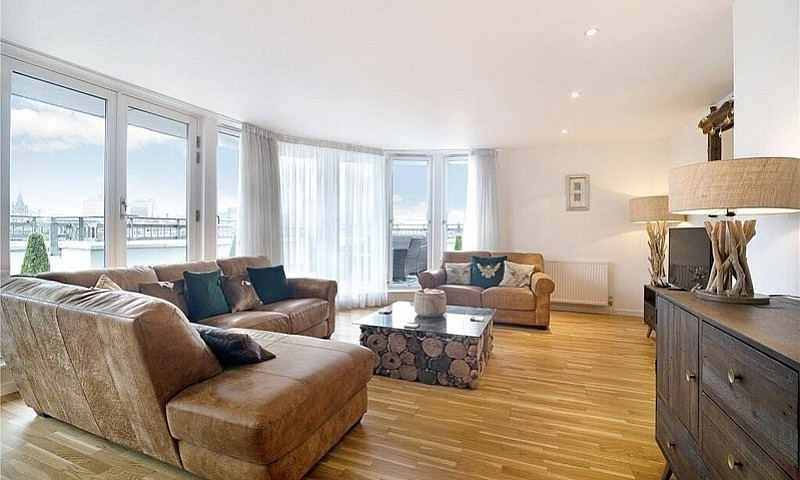 Spacious Flat For Re...