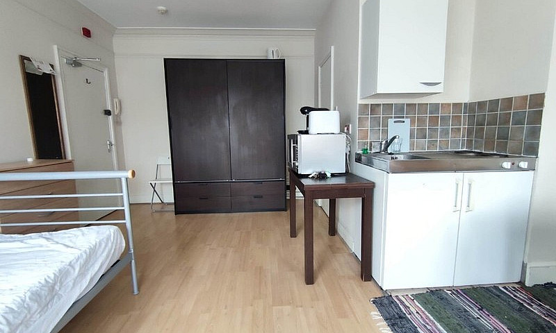 Beautiful Spacious F...
