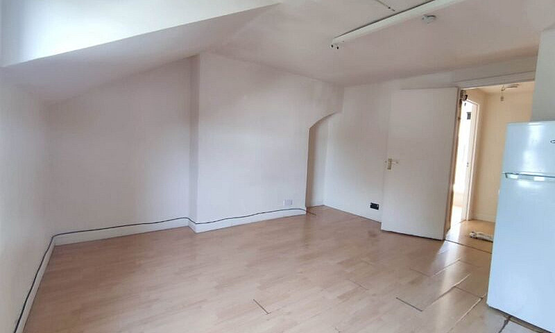 Bright Spacious 1 Be...