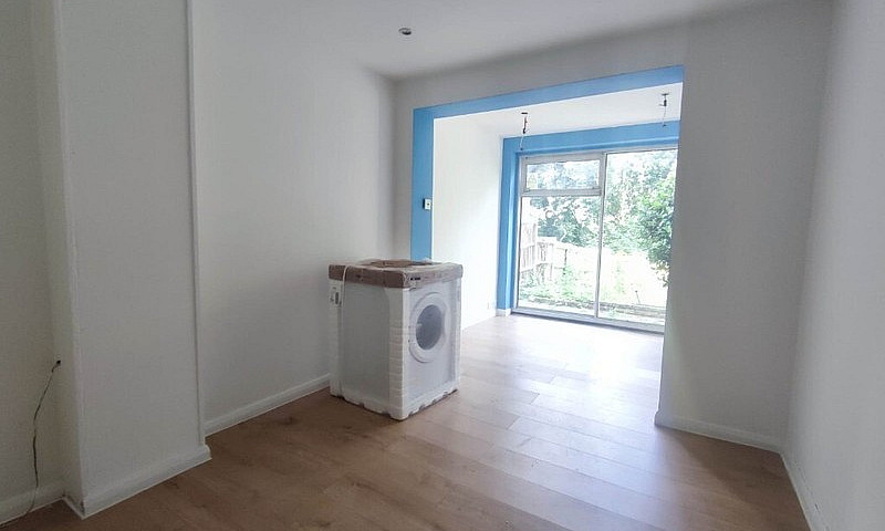 1/2 Bedroom Apartmen...