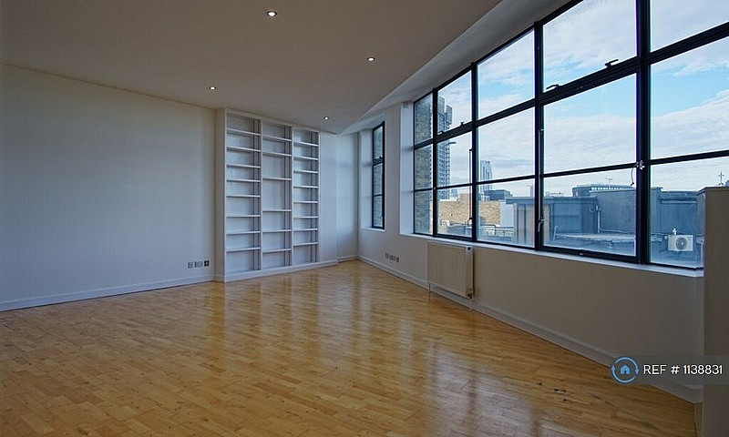 2 Bedroom Flat In Ex...