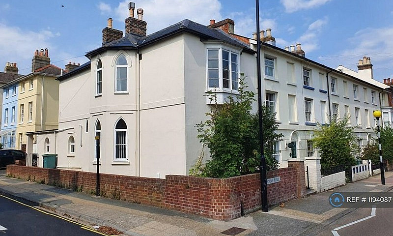 4 Bedroom House In S...