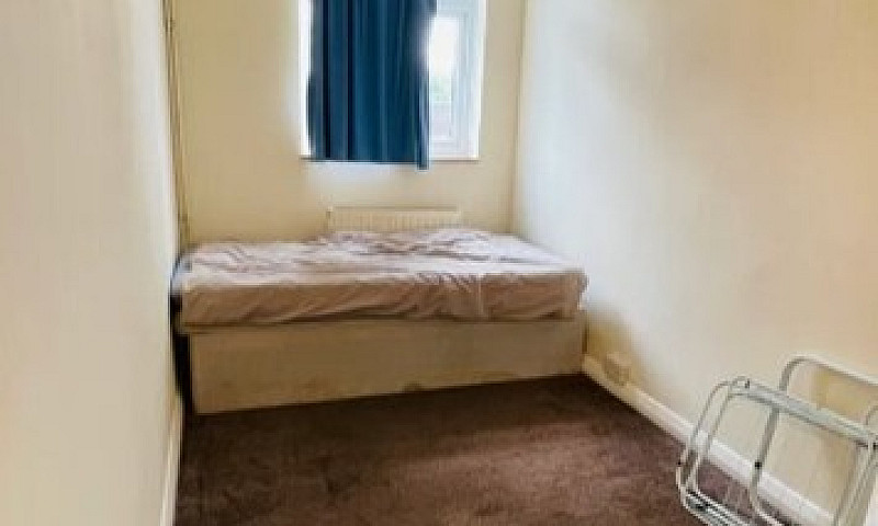 2 Bed 2Nd Floor Flat...