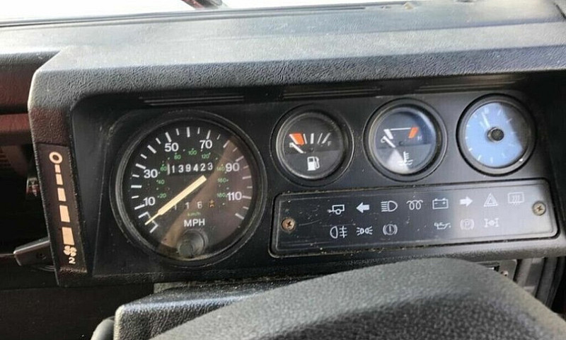 Land Rover Defender ...