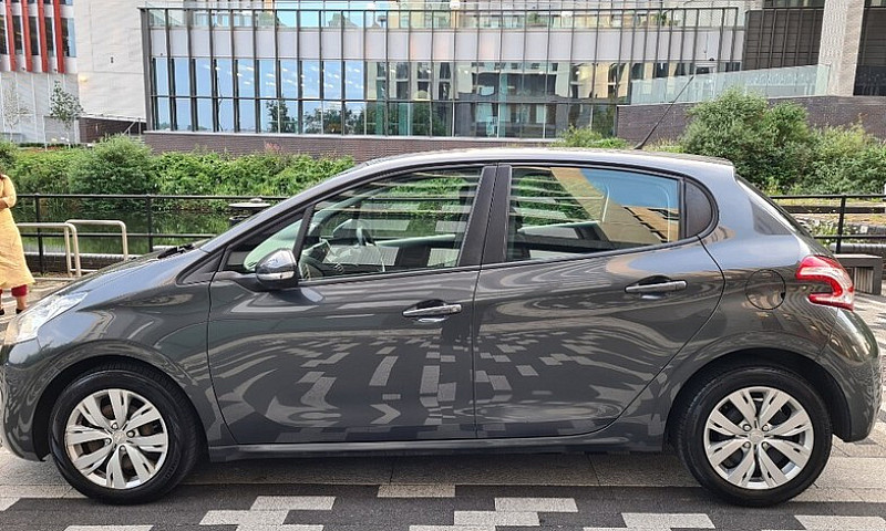 Peugeot 208 1.4 Hdi ...