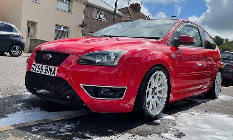 Ford Focus St-2 ...
