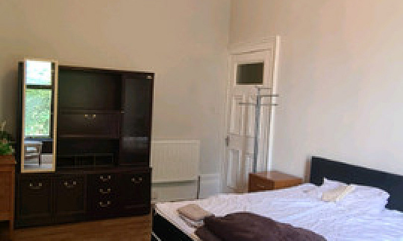 3 Double Bedroom Ava...