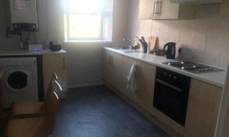 3 Bed Flat Maisonett...