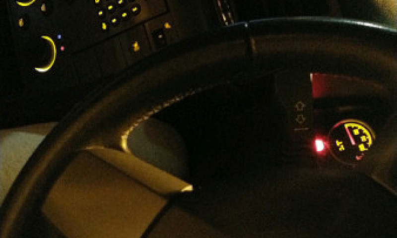 Vauxhall Vectra Elit...