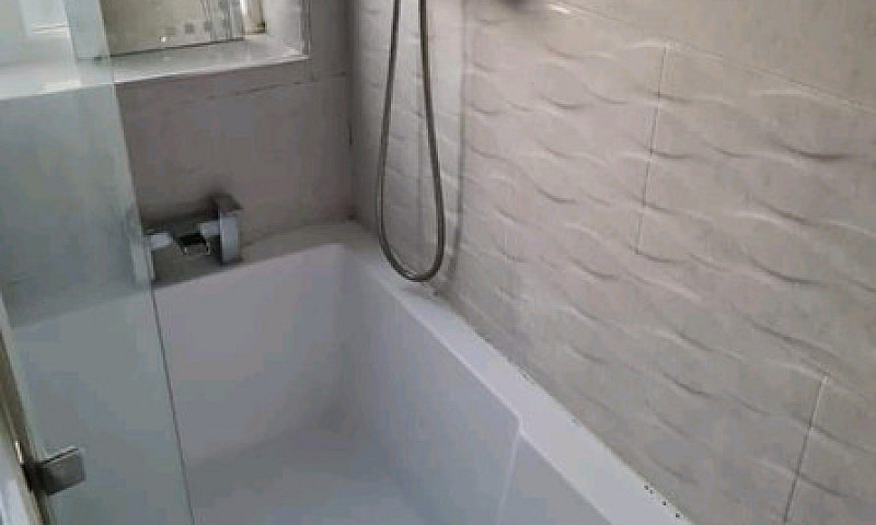 Double Bedroom For R...
