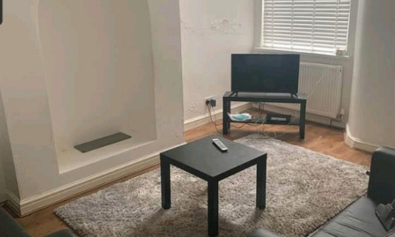 Single Bed Room For ...