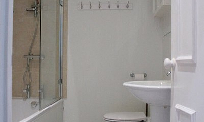 3 Bedroom Flat In Al...