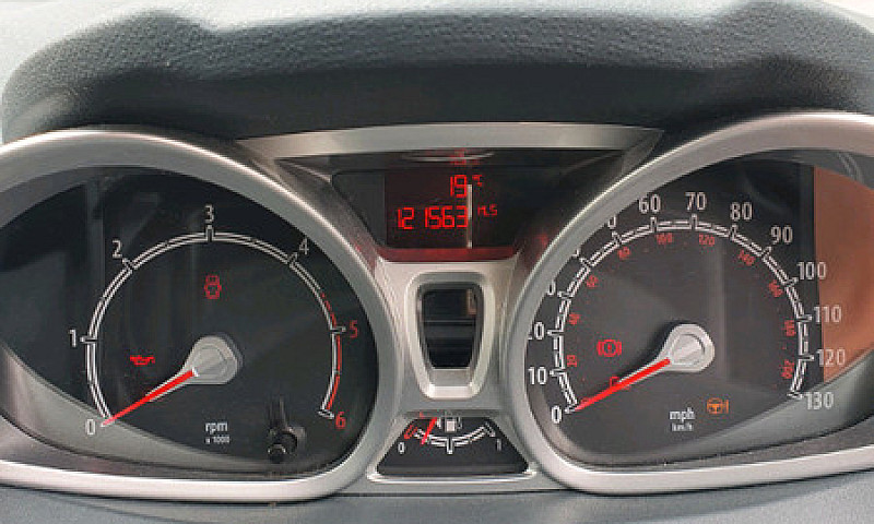 Ford Fiesta Titanium...