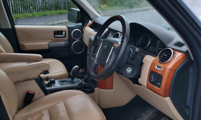 Land Rover Discovery...