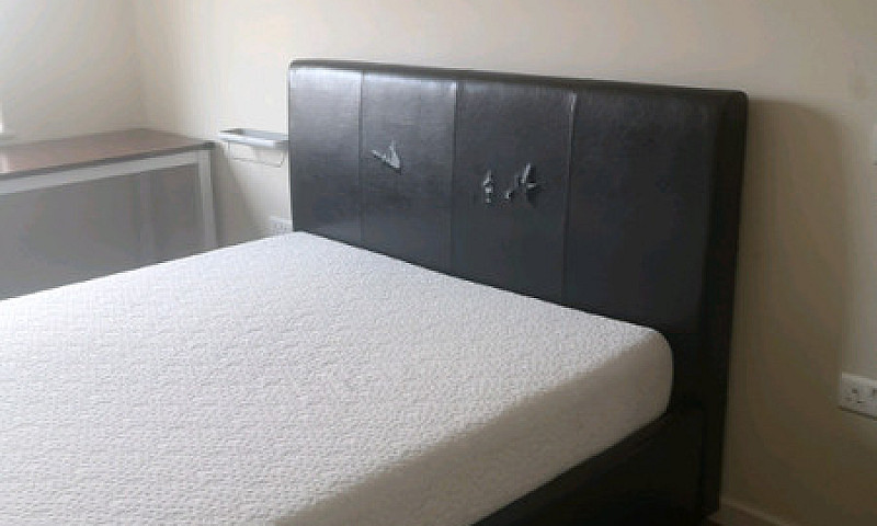 En Suite Room For Re...
