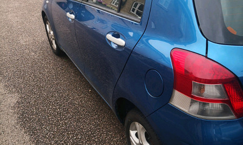 2010 Toyota Yaris ...