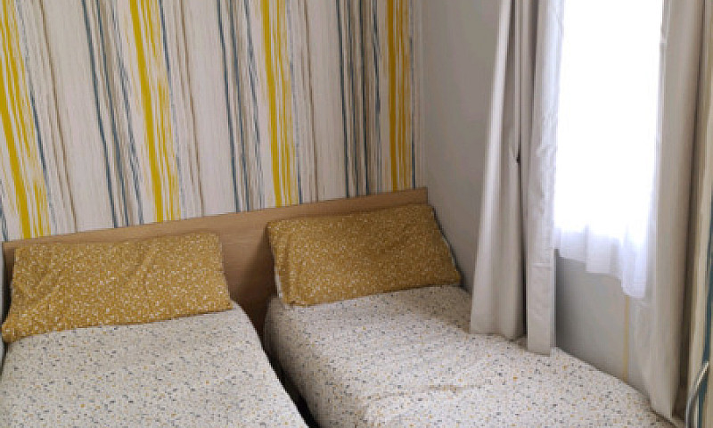 3 Bedroom 8 Birth Ca...