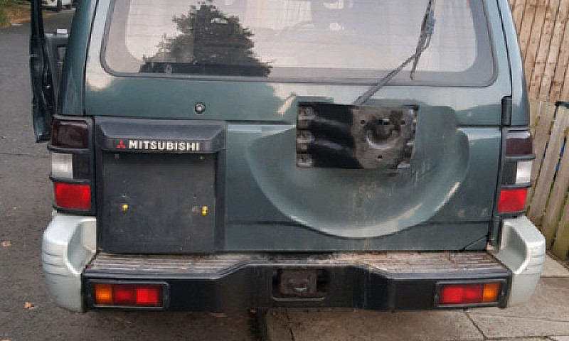 Mitsubishi Showgun 3...