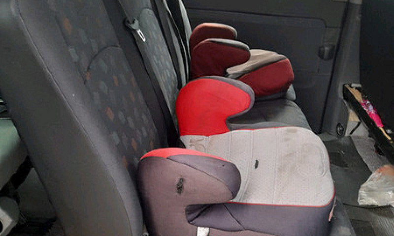 Mercedes Vito With D...