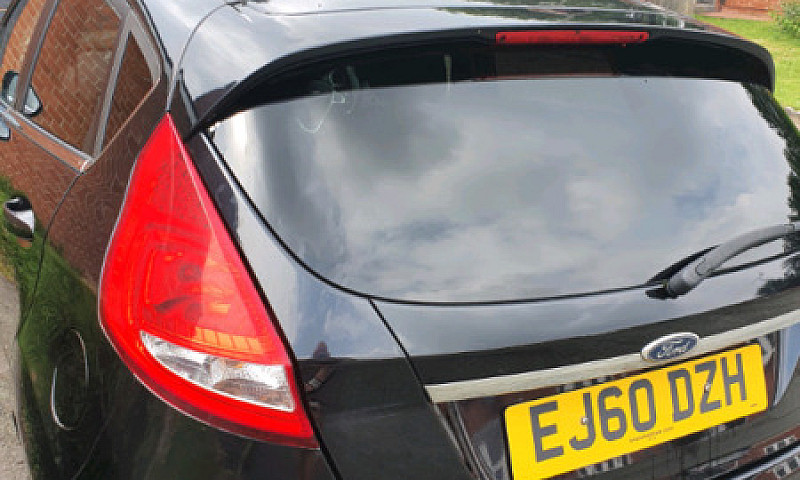 Ford Fiesta Titanium...