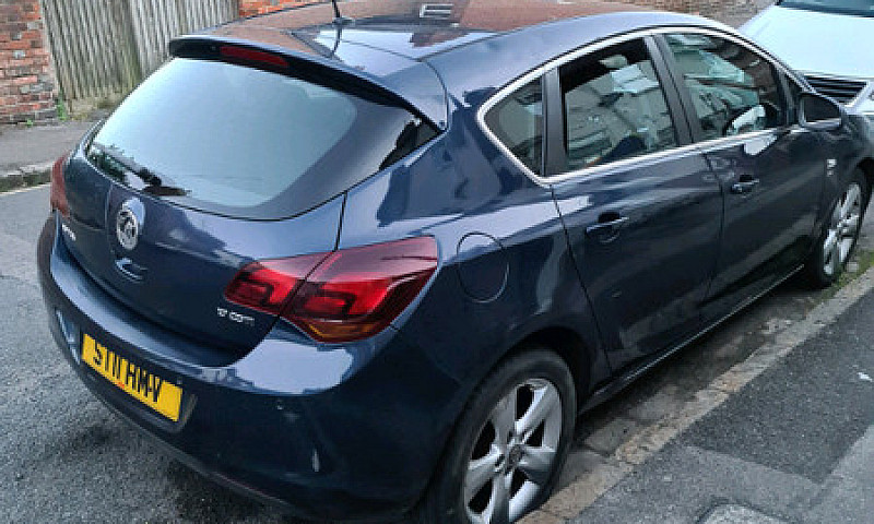Vauxhall Astra 2011...