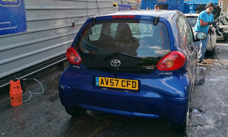 Toyota Aygo ...