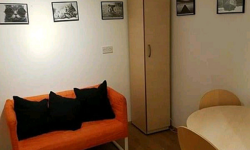 Master Bedroom ...