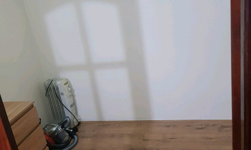 

1 Double Room In A...