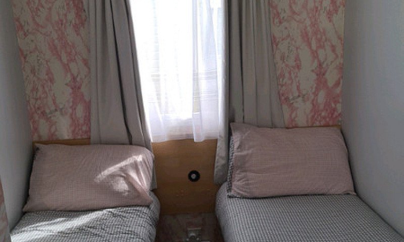 3 Bedroom 8 Birth Ca...