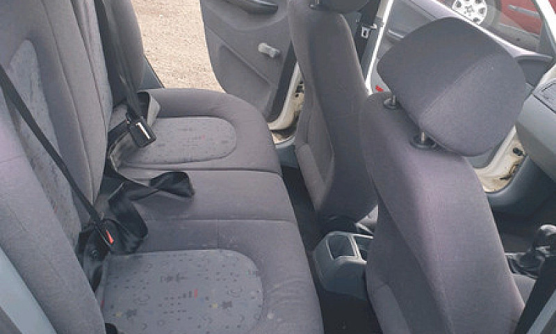 2002 Skoda Fabia  
P...
