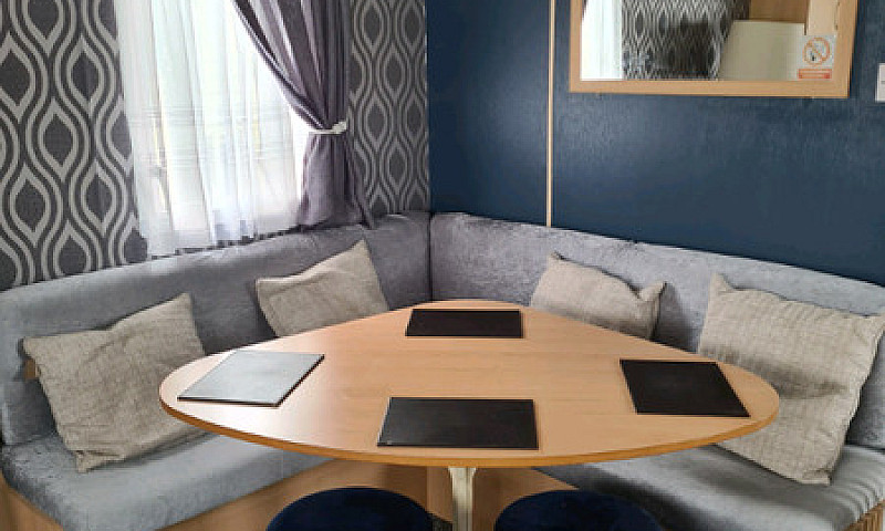 3 Bedroom 8 Birth Ca...