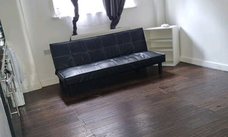 1 Bed Flat £1350 Nea...