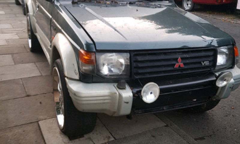 Mitsubishi Showgun 3...
