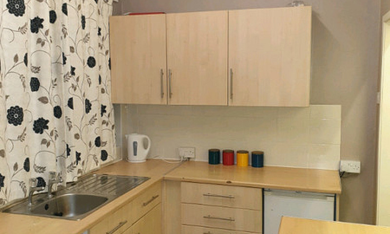 2 Bedroom Flat Small...