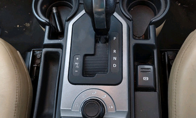 Land Rover Discovery...