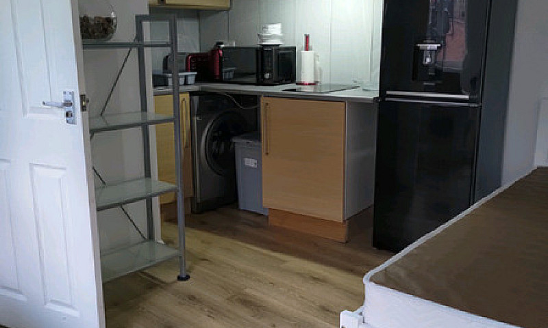 Stylish Studio Avail...