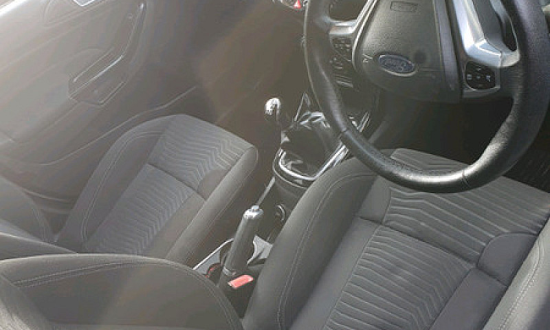 Ford Fiesta  Titaniu...