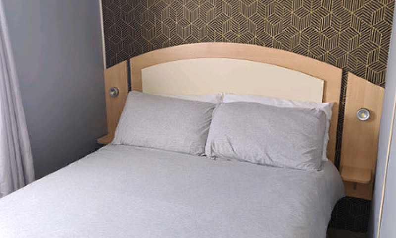 3 Bedroom 8 Birth Ca...